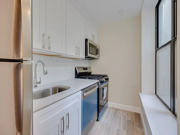 14-17 31st Ave #2E, Astoria, NY 11102