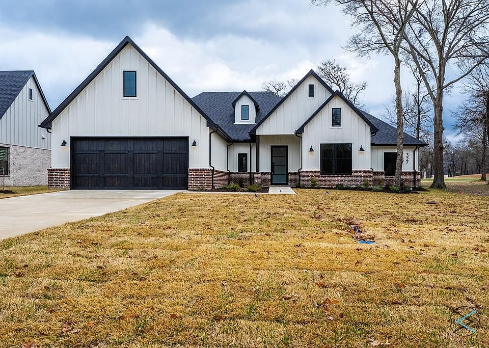 1st image of 327 Saint Andrews Dr