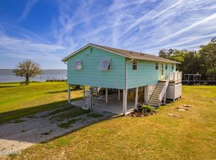 406 W Landing Dr, Emerald Isle, NC 28594