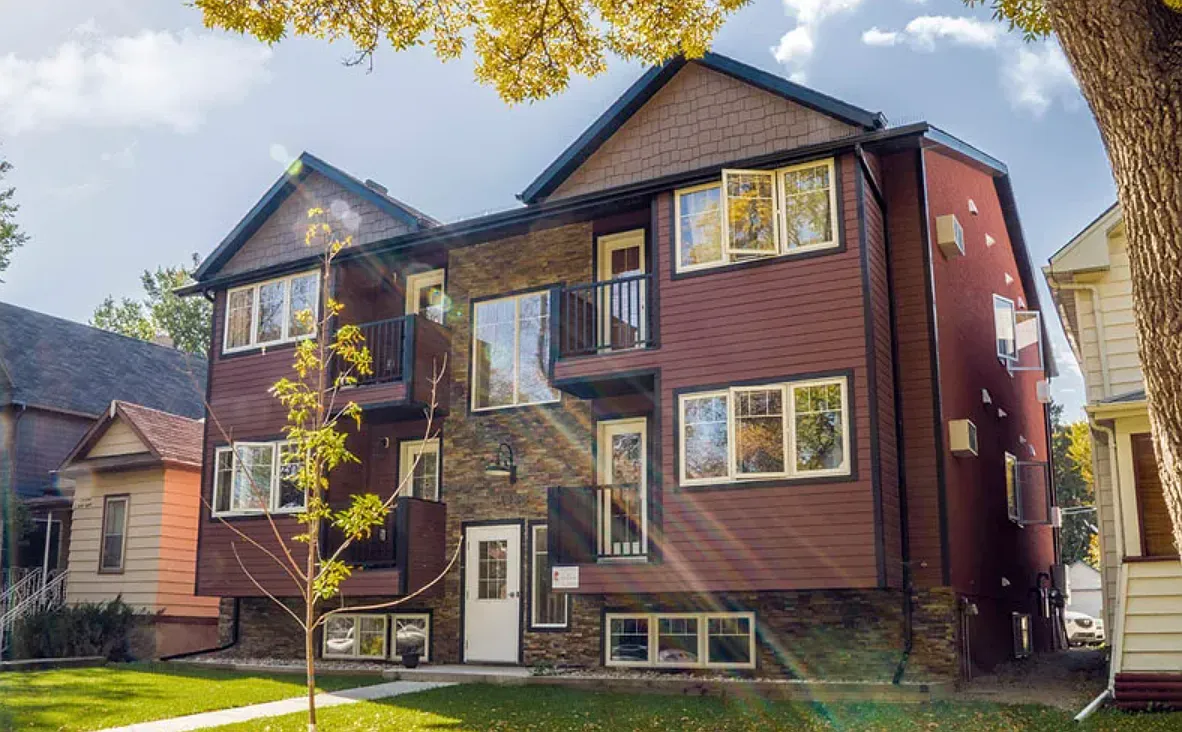 2 bed, $1,400 — Photo 1