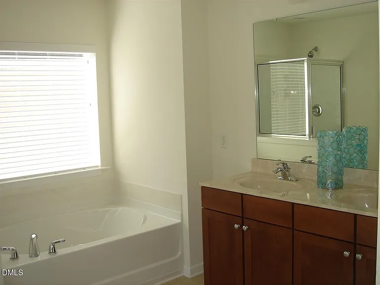 4001 Jockey Club Cir — Photo 7