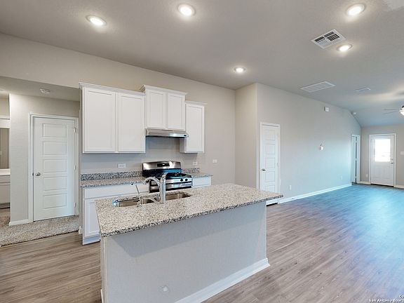 5th image of 634 Wild Olive Way