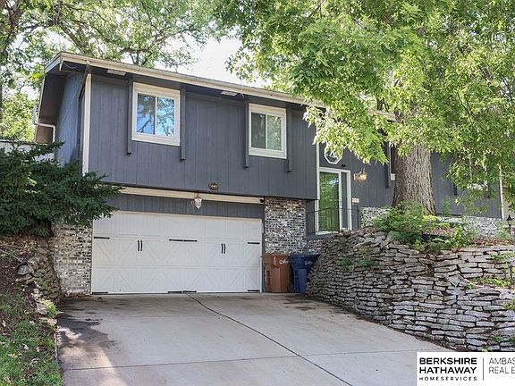 3rd image of 12734 Forestdale Dr