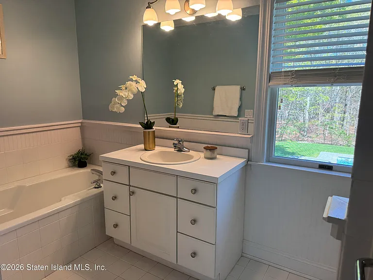 4 Bennett Dr — Photo 6