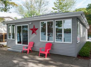 90480 Bluff Dr, Marcellus, MI