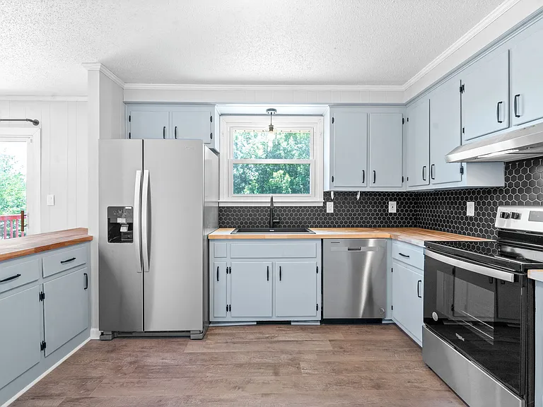 208 Aster Dr — Photo 9