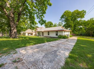1225 W Hanna St, Denison, TX 75020