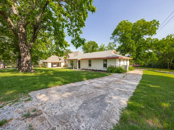 1225 W Hanna St, Denison, TX 75020