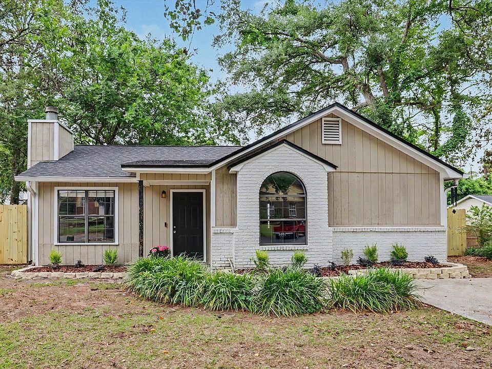 1st image of 1562 Sprucewood Trl