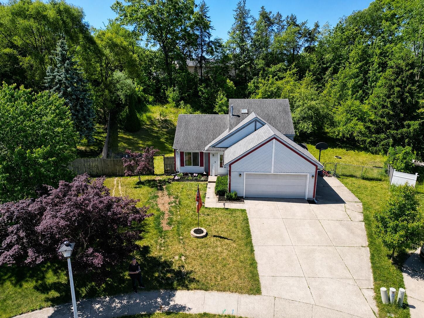 5705 Gatewood Dr SE, Kentwood, MI 49508 | Zillow