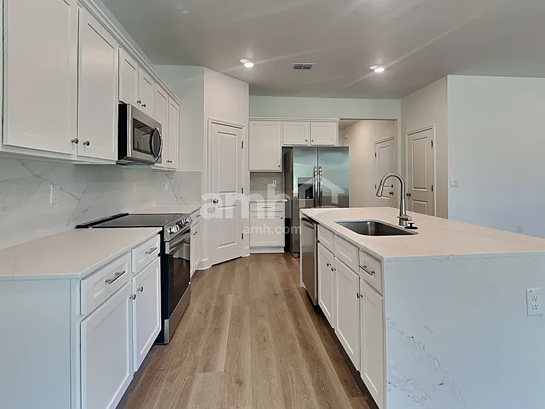 37777 Dusty Saddle Ln — Photo 4
