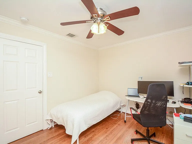 9906 Cedardale Dr — Photo 24