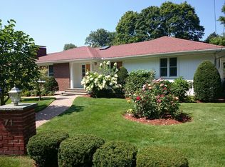 71 Lagrange St, Brookline, MA 02467