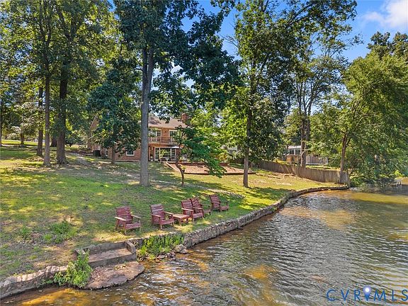 4th image of 2235 Lakeview Dr