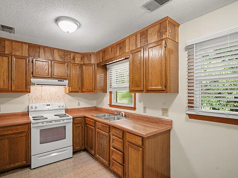 1363 Benson Rd — Photo 9