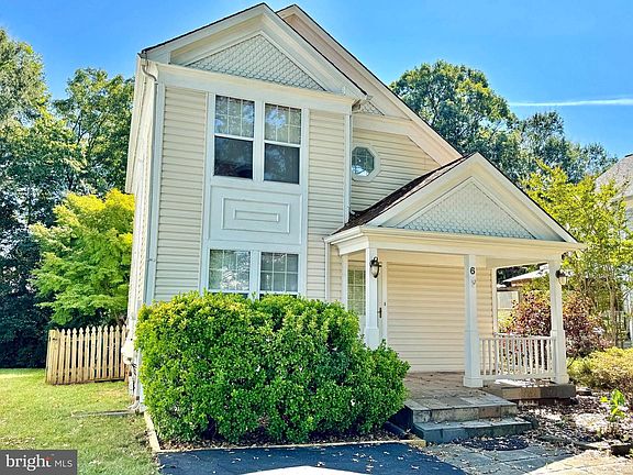 3rd image of 6 Oakdale Ct