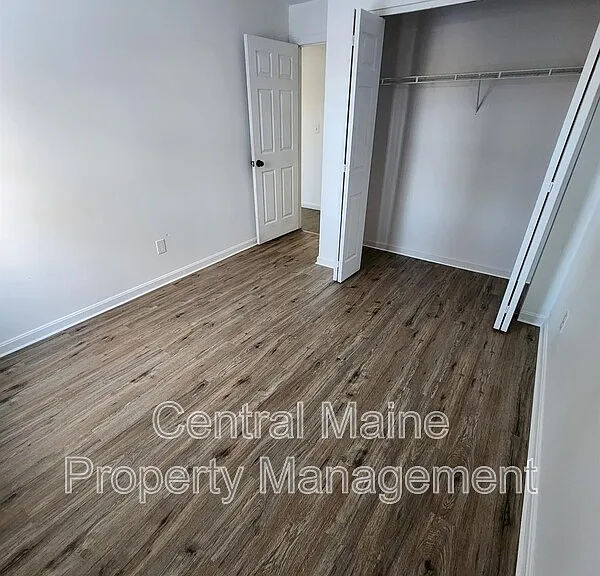 37 Northern Avenue Hts #15 — Photo 8