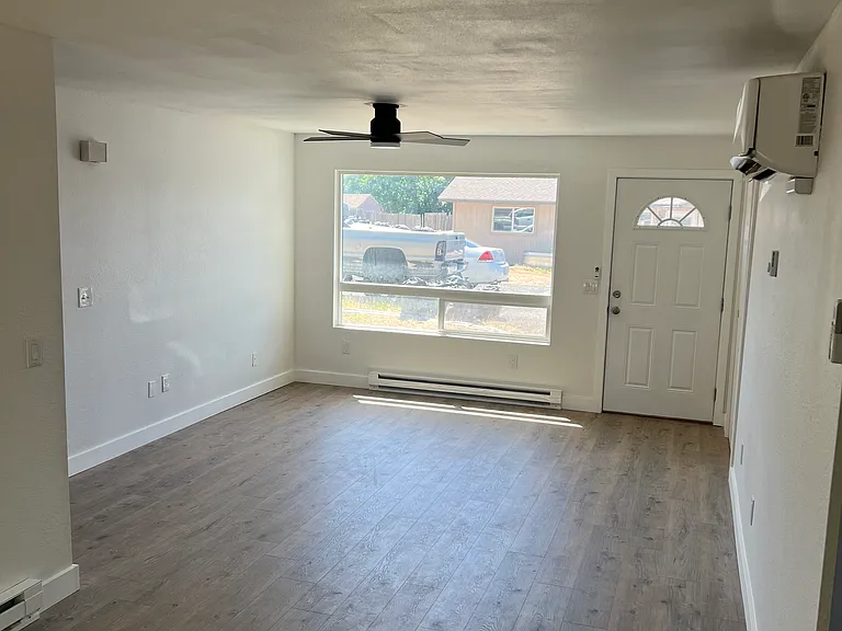 613 Benham St #613 — Photo 4