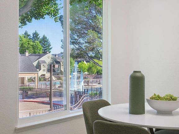 5th image of 160 Reflections Dr APT 24