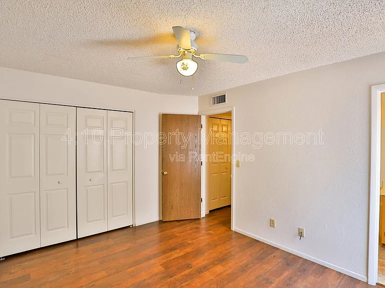 2729 N Salem #101 — Photo 14