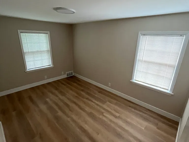 625 Broadmoor Dr #F — Photo 3