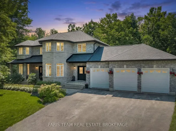 2122 Fern Glen Ct, Severn, ON L3V 0E8