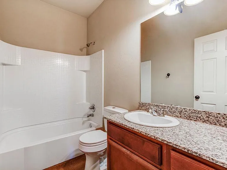 114 Ashley Dr — Photo 14