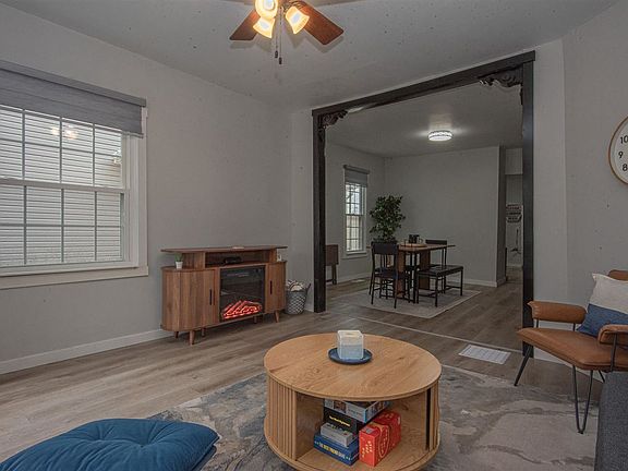 4th image of 422 S 4th St