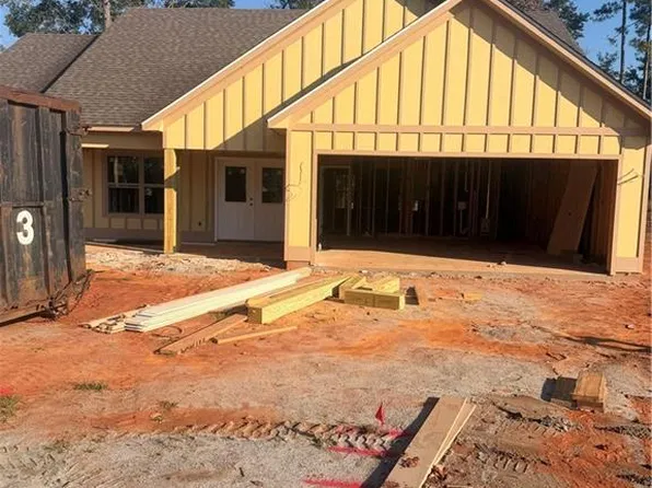 2305 Lismore Dr, Valley, AL 36854