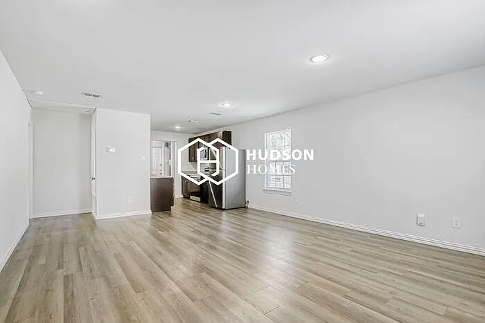 918 San Antonio St — Photo 4