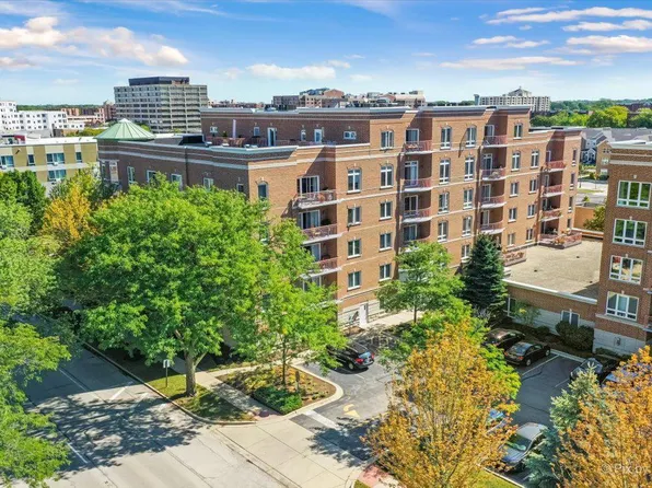 787 Graceland Ave Unit 403, Des Plaines, IL 60016
