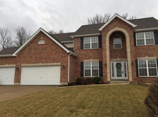 5860 Hidden Creek Dr, Saint Charles, MO 63304