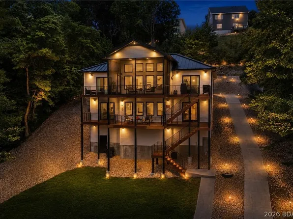 1169 Beacon Point Cir, Lake Ozark, MO 65049