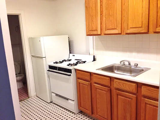 Rented by Paley Management | media 28