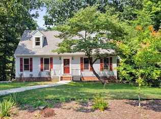 14304 Ramblewood Dr, Chester, VA 23836