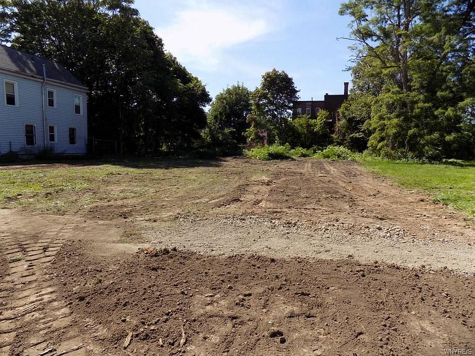 1st image of 422 Hickory St