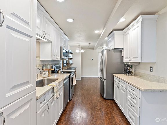 4th image of 5505 Oxalis Drive W