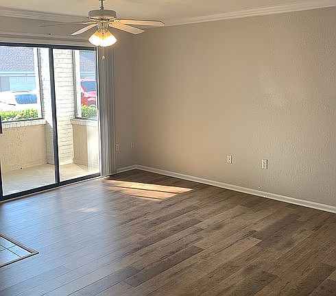 5th image of 800 Boardwalk Dr APT 612