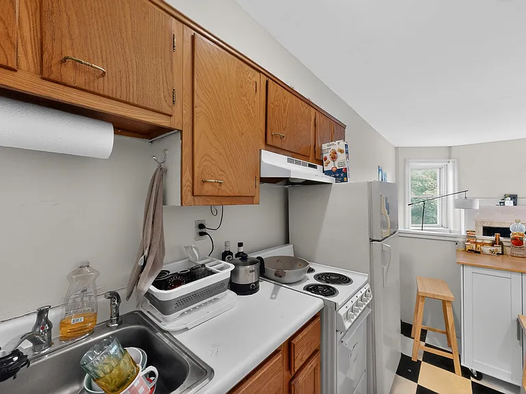 1071 Beacon St #6 — Photo 10