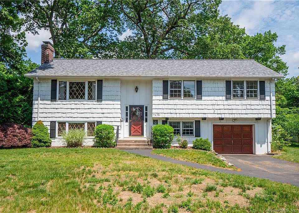 1st image of 44 Briarwood Ln