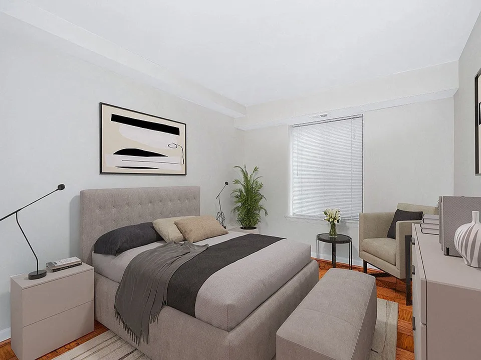 River East-Fairlawn Gardens
