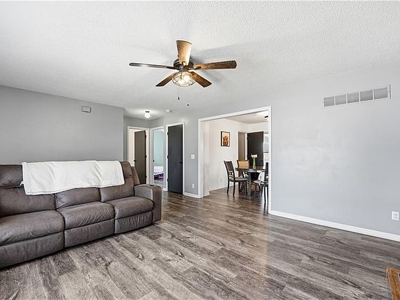 4th image of 1305 Stonecrest Dr