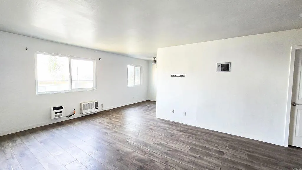 2 bed, 753 sqft, $2,399 — Photo 2