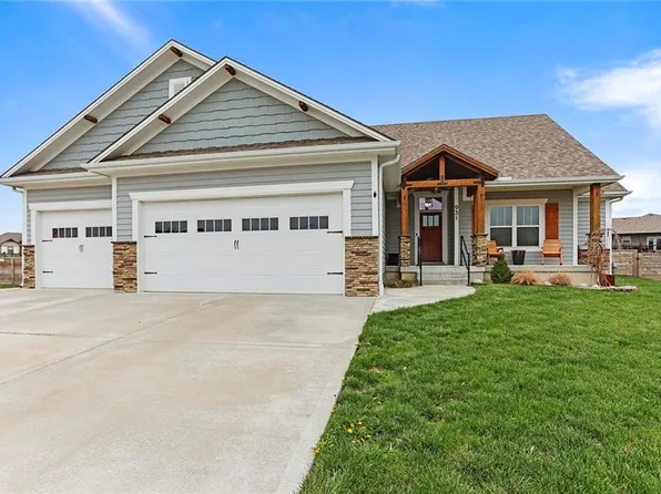 931 Moore Pl, Odessa, MO 64076