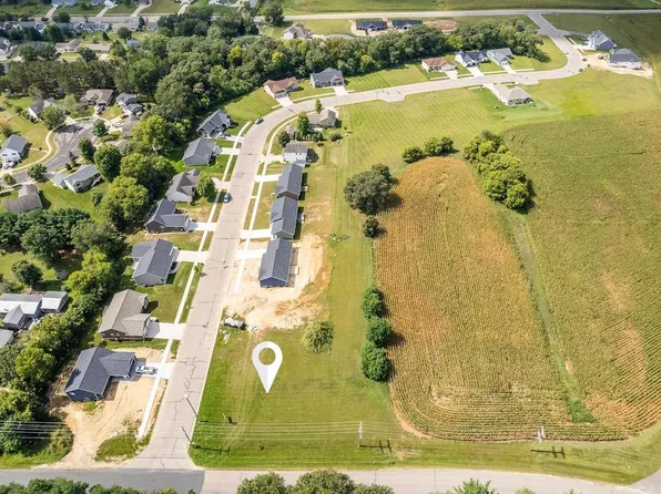 1055 Hay Creek TRAIL #45, Reedsburg, WI 53959