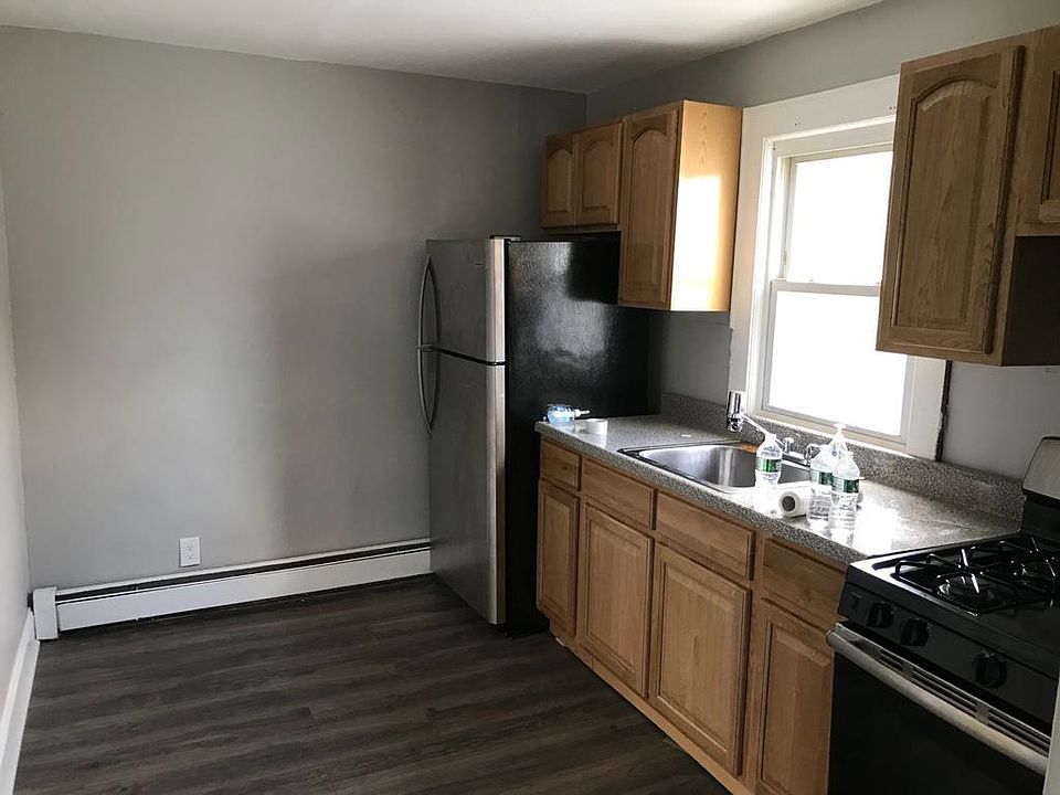 1st image of 41 N 6th St Floor 3
