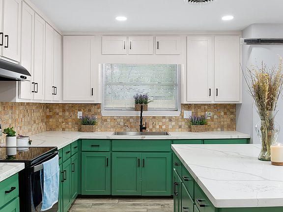 3rd image of 2316 W Palm Cir