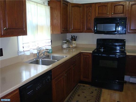 5th image of 35 Oak Rd