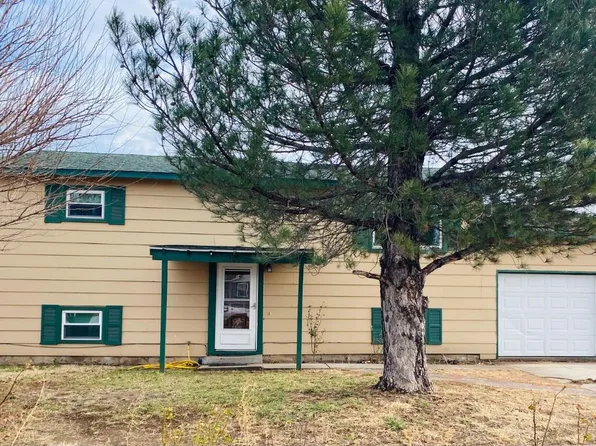 1622 Summit St, Garden City, KS 67846