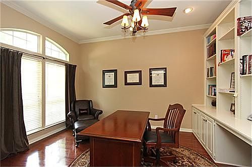 3rd image of 741 Woodmoor Dr
